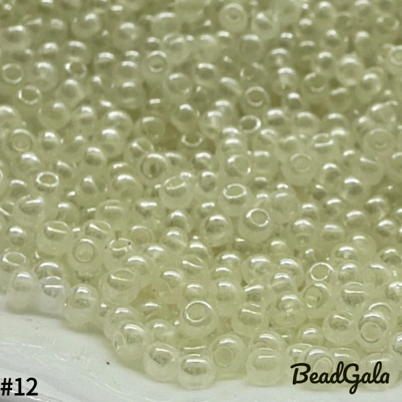 2mm Cream Glass Seed Beads 11/0 SB12