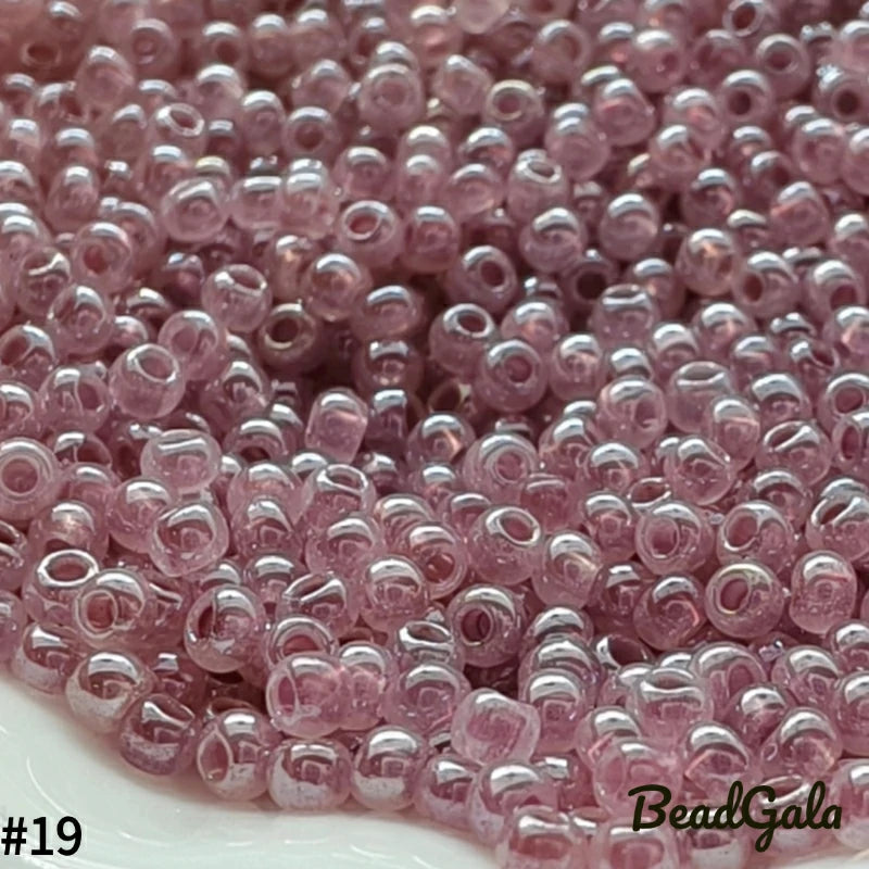 2mm Cream Glass Seed Beads 11/0 SB19
