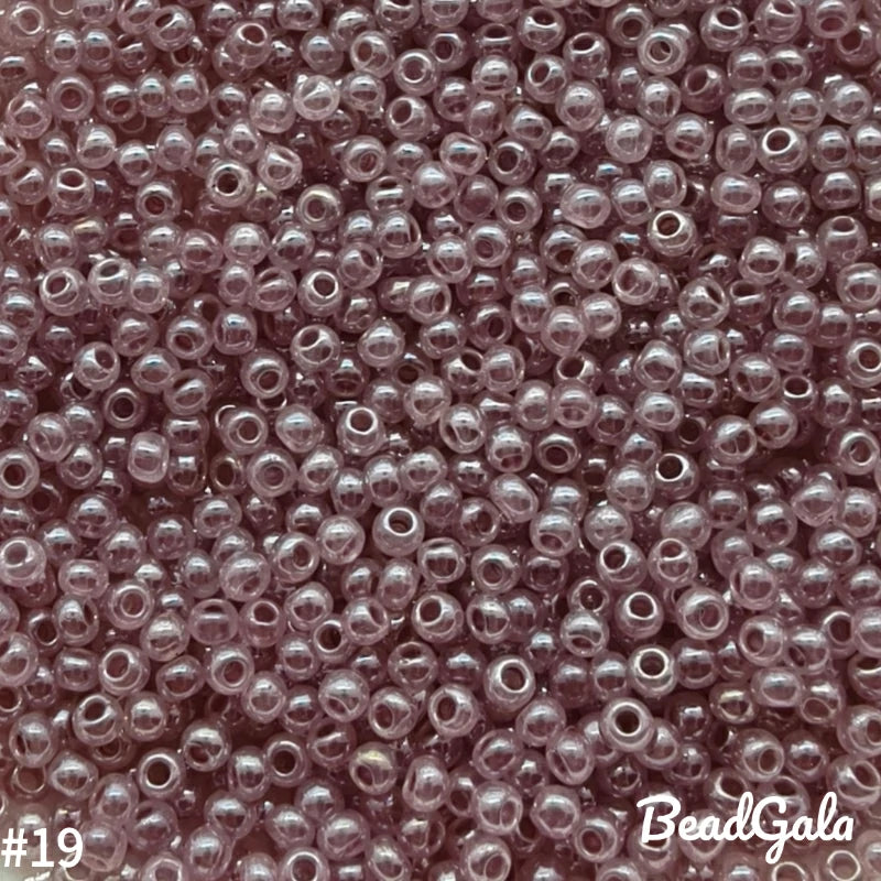 2mm Cream Glass Seed Beads 11/0 SB19